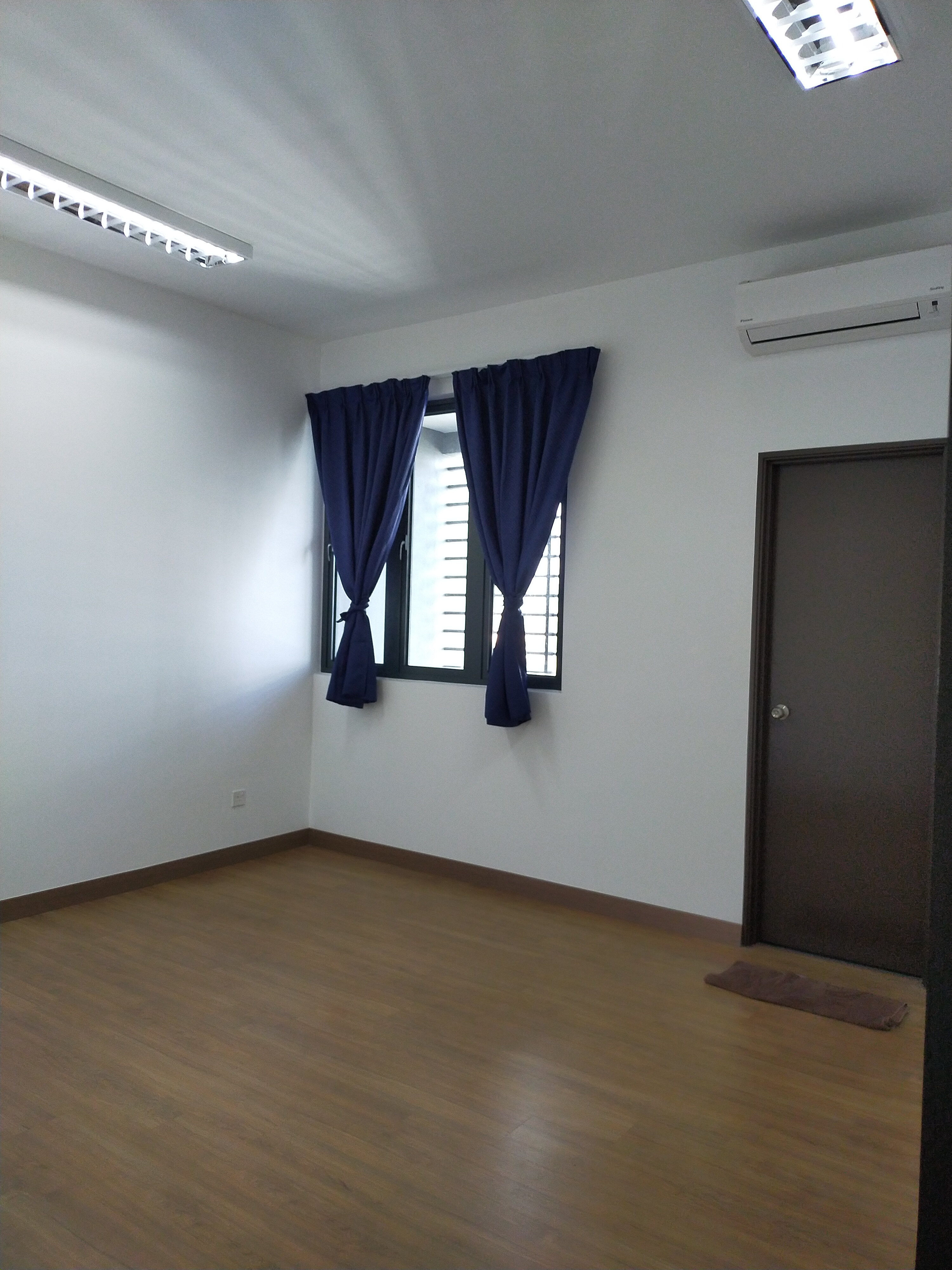 Landmark Residence 1 3